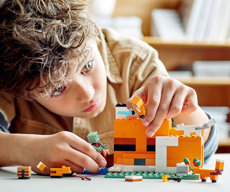 LEGO Minecraft 21178 Líščí domček 3